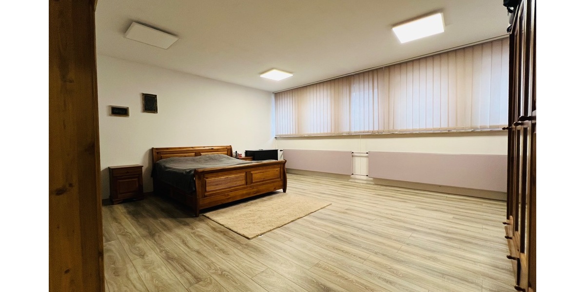 Ehem. Kirche mit Charakter − vielseitig nutzbares Gebäude für Wohn- und Gewerbezwecke - Gewerbeobjekt Calw | Angebot:24677144