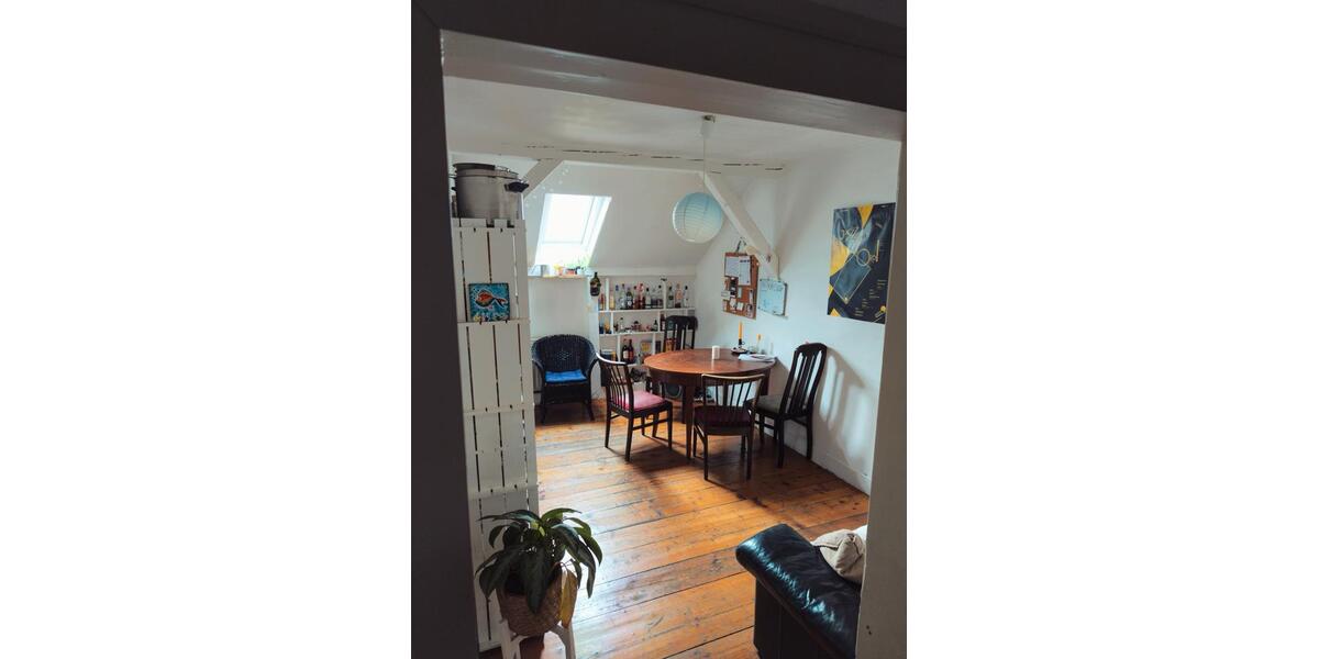 Dachgeschoßwohnung Ludwigsburg - 5 Zimmer, 144 m&sup2;, 470&euro; | Angebot:27625118