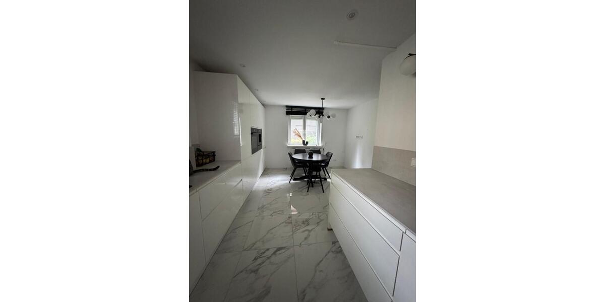 OHNE MAKLERPROVISION! 4,5 Zimmer auf 92 qm, 2021 Saniert 4 zimmer