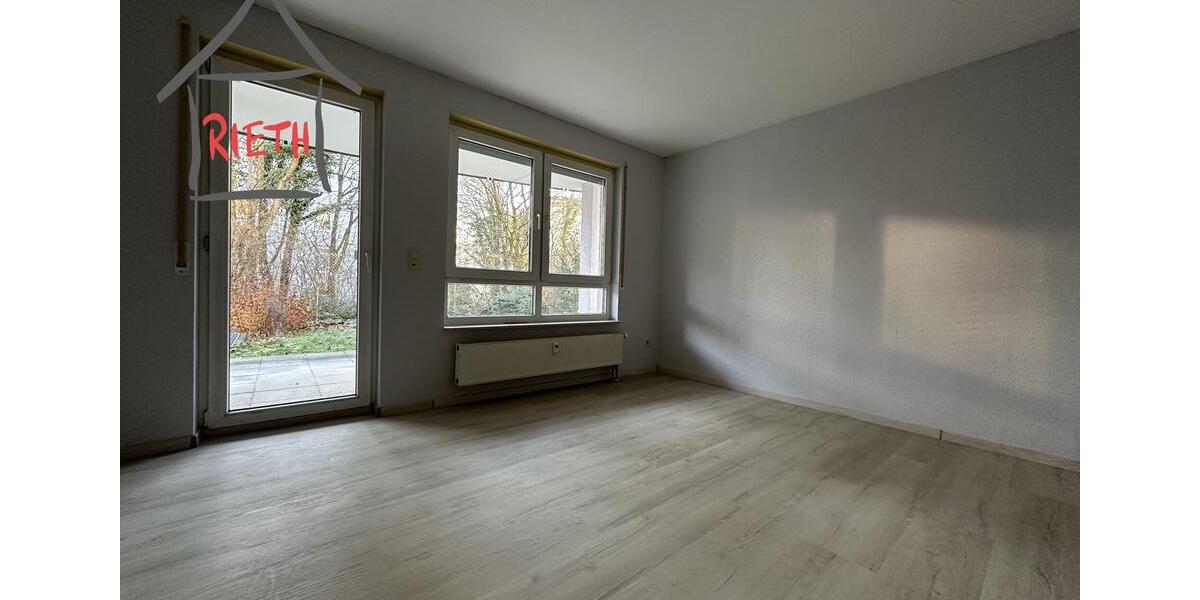 Erdgeschoßwohnung Ludwigsburg Eglosheim - 5 Zimmer, 145 m&sup2;, 1.650&euro; | Angebot:23820195