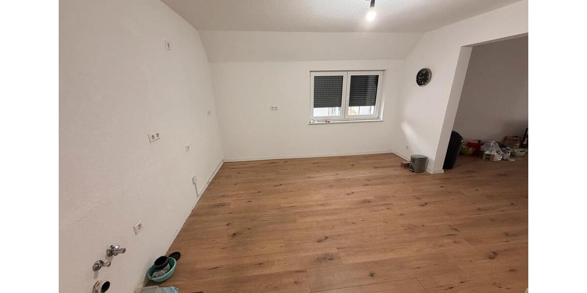Etagenwohnung Stuttgart Zuffenhausen - 4 Zimmer, 86 m&sup2;, 1.400&euro; | Angebot:27591603