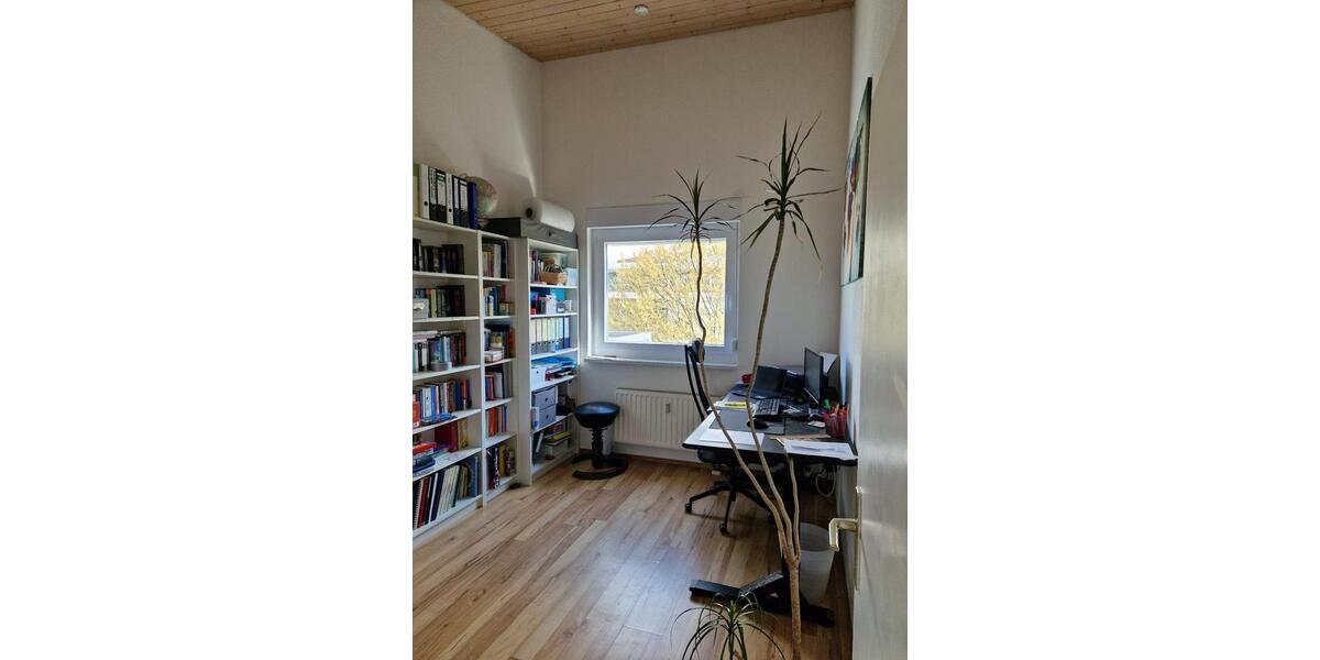 Dachgeschoßwohnung Kornwestheim - 5.5 Zimmer, 105 m&sup2;, 1.565&euro; | Angebot:25903883