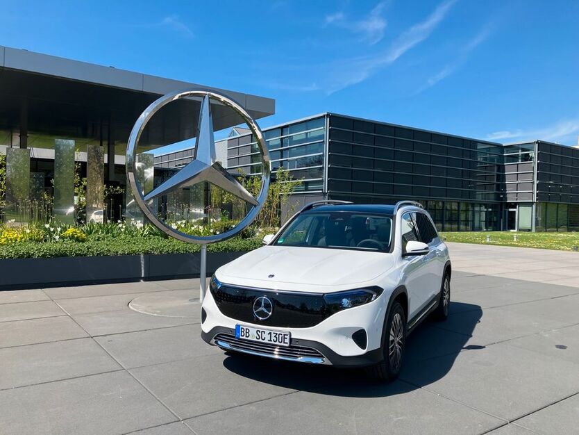 Mercedes-Benz EQB 8.000 km 51.490 € Böblingen 71034