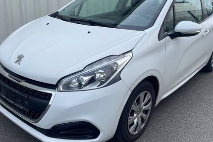 Peugeot 208 141.000 km 2.990 € Böblingen 71034