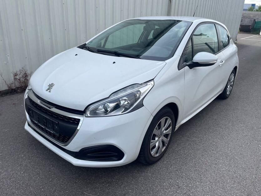 Peugeot 208 141.000 km 2.990 € Böblingen 71034