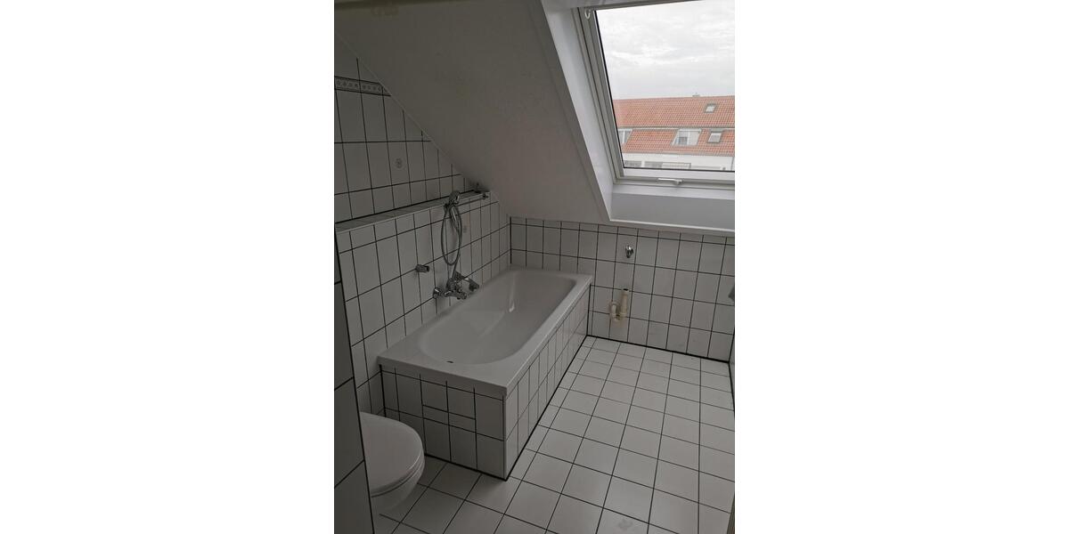 Dachgeschoßwohnung Fellbach Oeffingen - 2.5 Zimmer, 58 m&sup2;, 250.000&euro; | Angebot:24740194