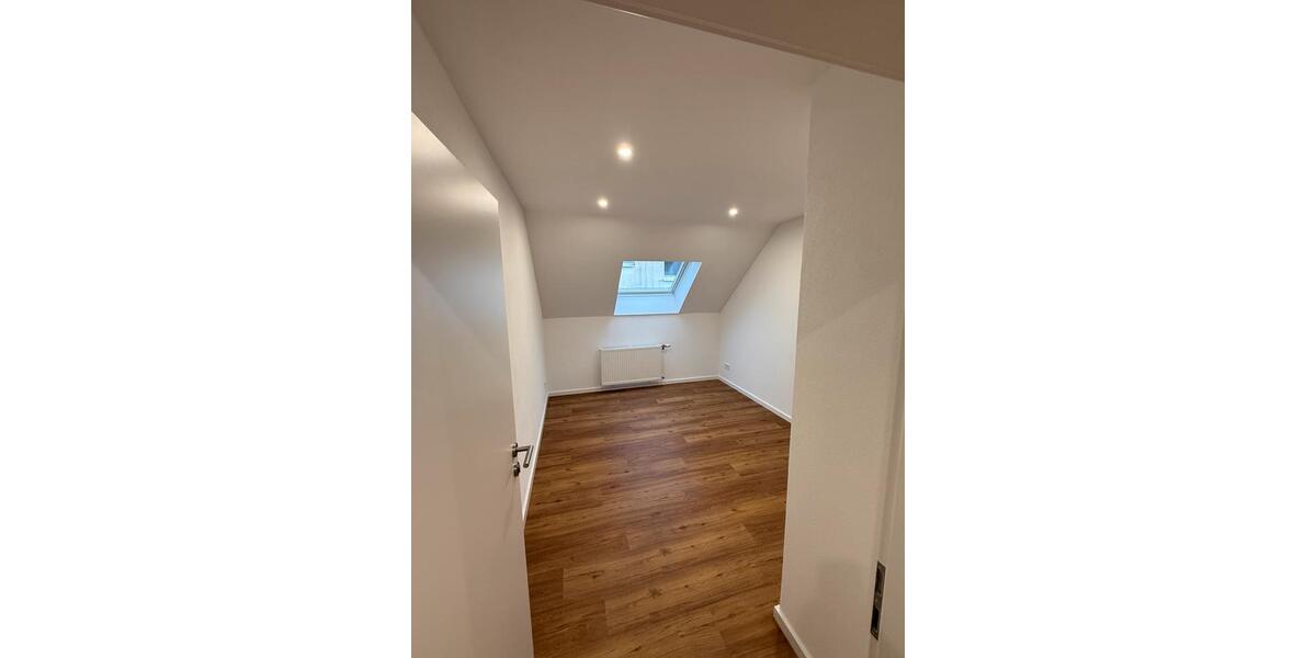 Dachgeschoßwohnung Wurmberg - 4 Zimmer, 110 m&sup2;, 1.600&euro; | Angebot:26505617