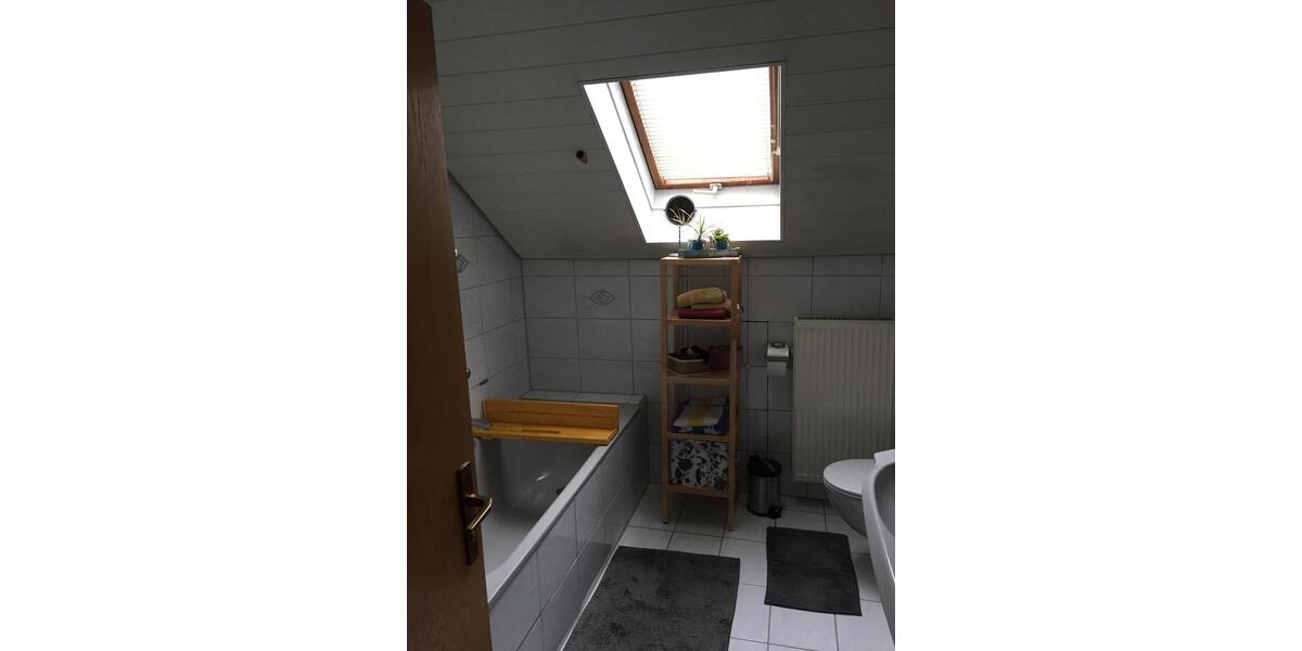 Dachgeschoßwohnung Rottenburg am Neckar - 3 Zimmer, 101 m&sup2;, 1.000&euro; | Angebot:27572669