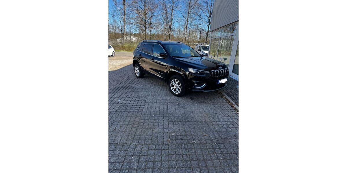 Jeep Cherokee 166.000 km 15.100 &euro; Reutlingen 72770