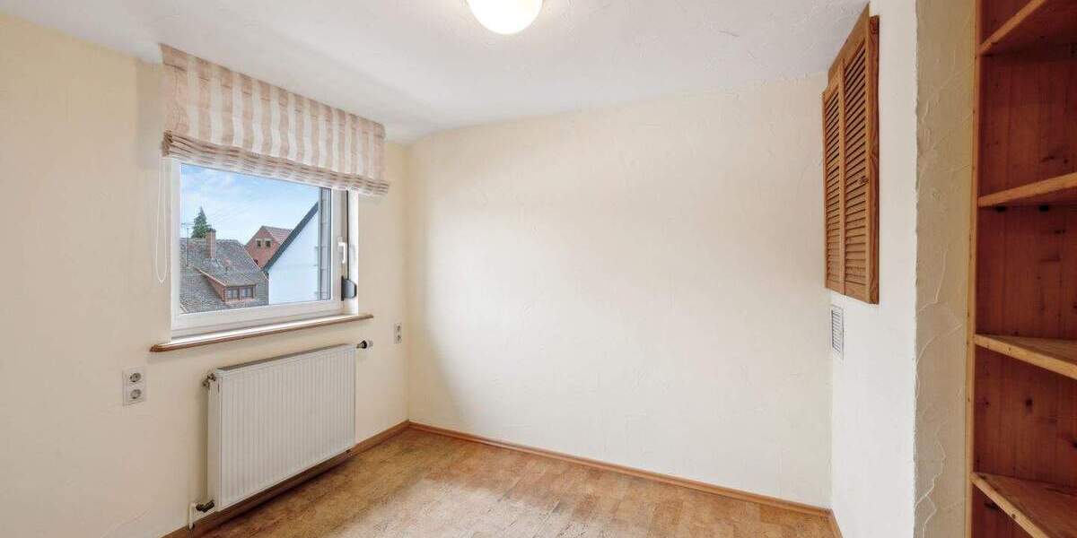 Mehrfamilienhaus, Wohnhaus Ludwigsburg Oßweil - 8 Zimmer, 234 m&sup2;, 648.000&euro; | Angebot:22952057