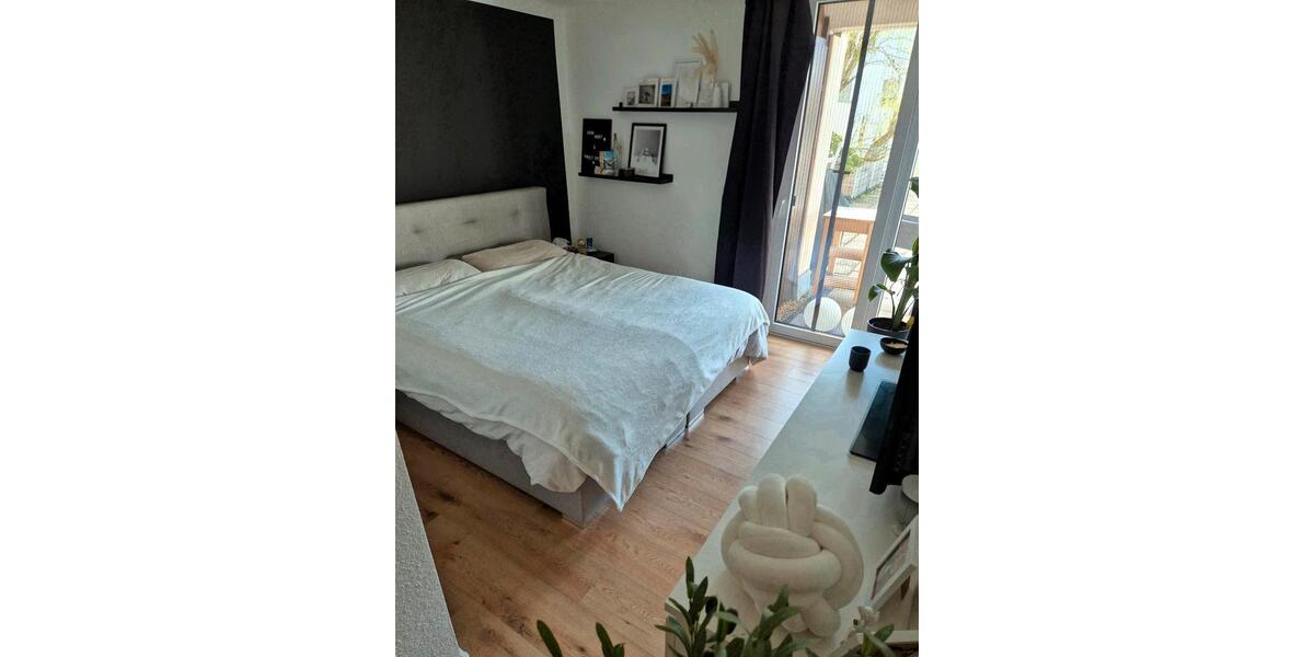 Etagenwohnung Leonberg - 2.5 Zimmer, 83 m&sup2;, 1.430&euro; | Angebot:25942012