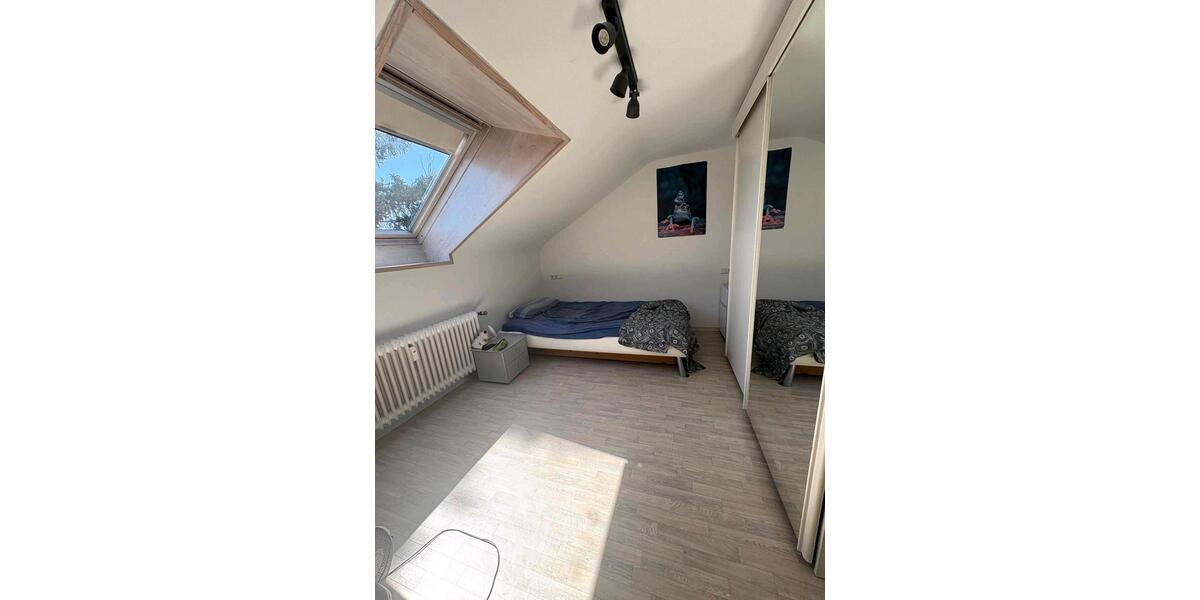 Dachgeschoßwohnung Stuttgart Feuerbach - 2.5 Zimmer, 35 m&sup2;, 161.000&euro; | Angebot:27111038