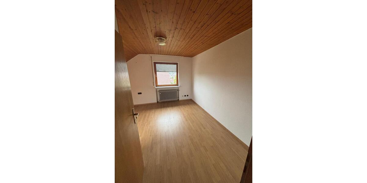 Etagenwohnung Renningen - 1 Zimmer, 20 m&sup2;, 750&euro; | Angebot:24712655