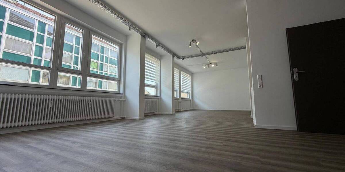 Gewerbeobjekt Stuttgart Ost - 3 Zimmer, 1.800&euro; | Angebot:26472847