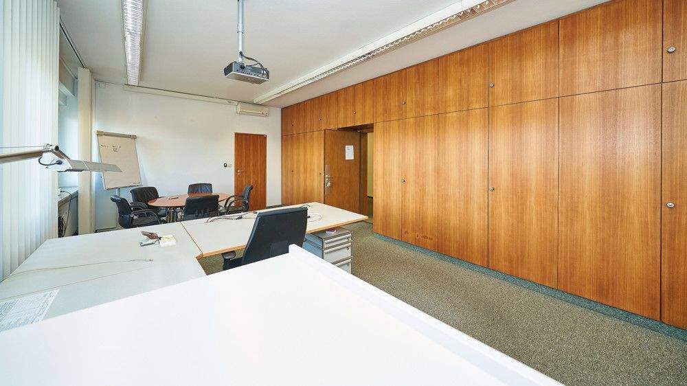 Vielseitiger Gewerbekomplex mit flexiblen Nutzungsmöglichkeiten *** Auch Teilflächen sind möglich! zimmer