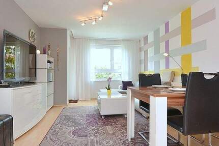 Modern möblierte, helle Wohnung mit Balkon in Böblingen 3 zimmer
