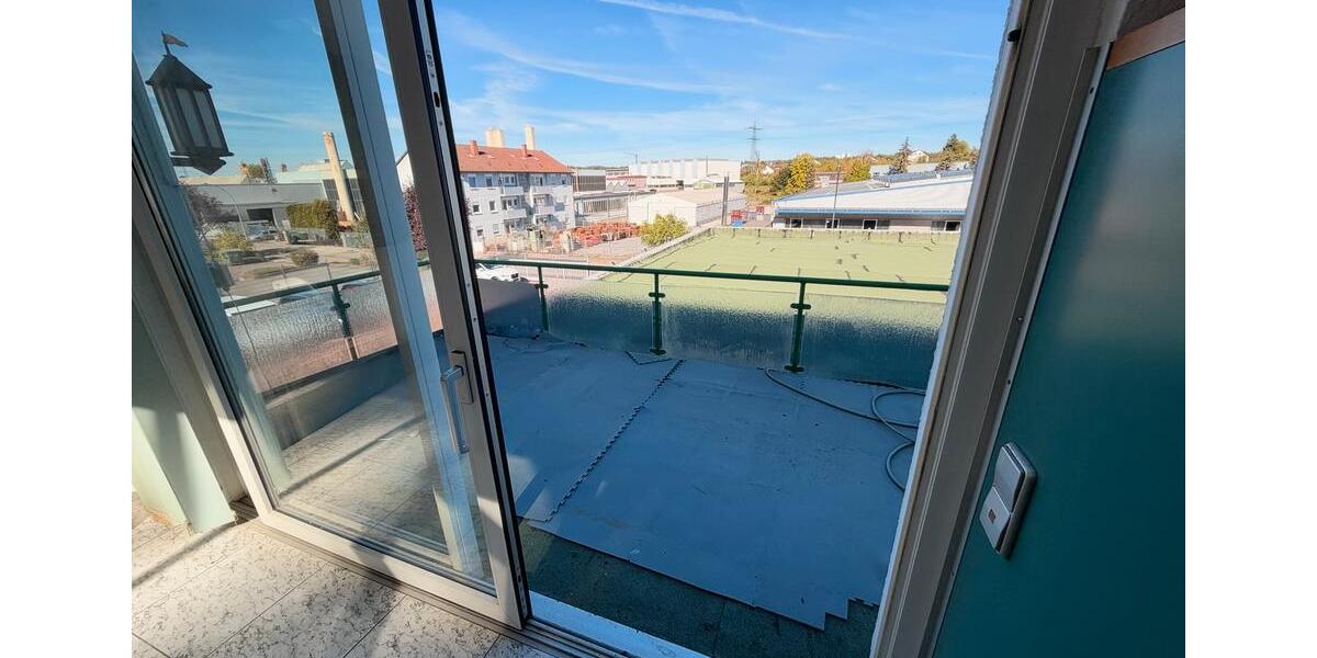 Etagenwohnung Mühlacker - 5 Zimmer, 140 m&sup2;, 1.500&euro; | Angebot:27568125