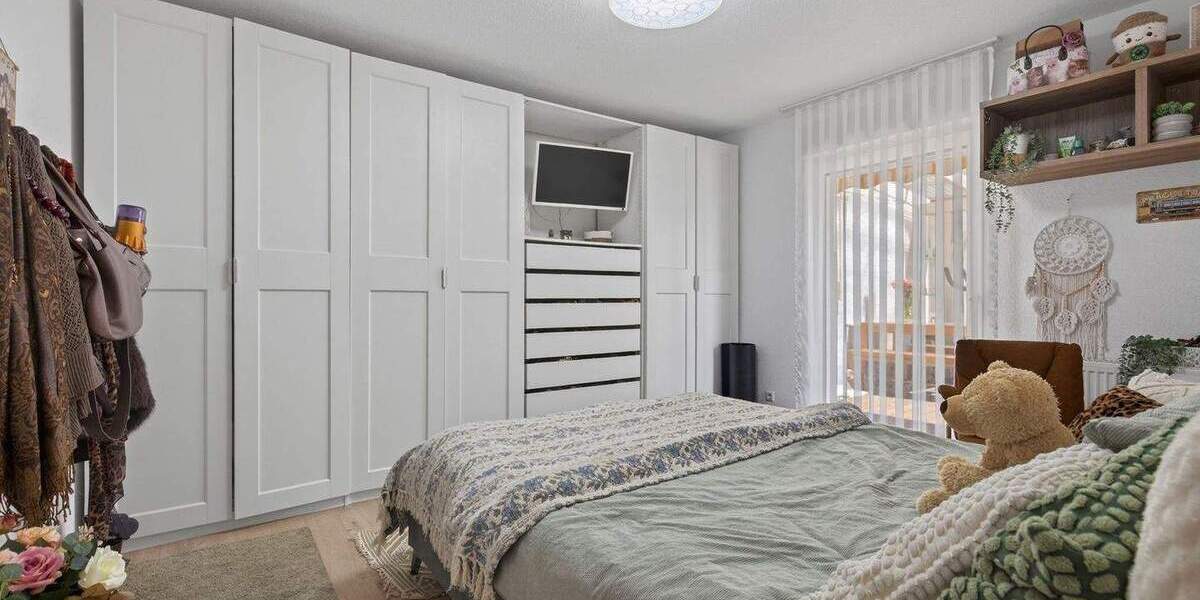 Mehrfamilienhaus, Wohnhaus Pforzheim Südoststadt - 8 Zimmer, 221 m&sup2;, 899.000&euro; | Angebot:25909413