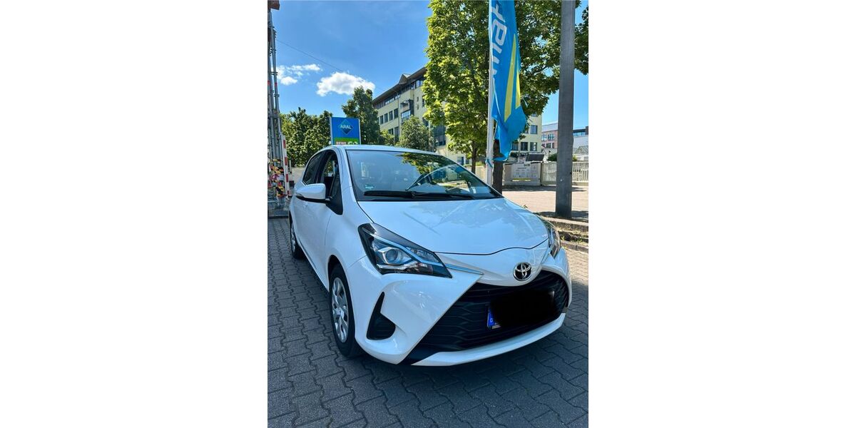 Toyota Yaris 56.600 km 10.300 &euro; Stuttgart 70469