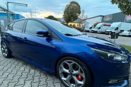 Ford Focus 75.500 km 18.399 &euro; Gerlingen 70839