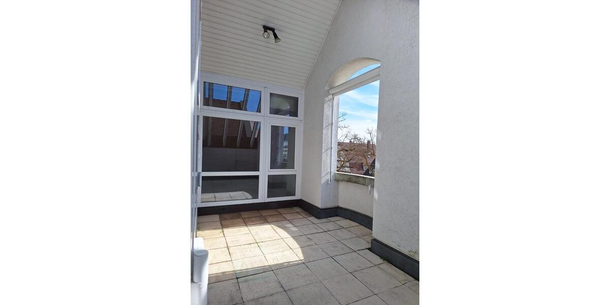 Dachgeschoßwohnung Stuttgart Vaihingen - 2 Zimmer, 65 m&sup2;, 900&euro; | Angebot:25923483