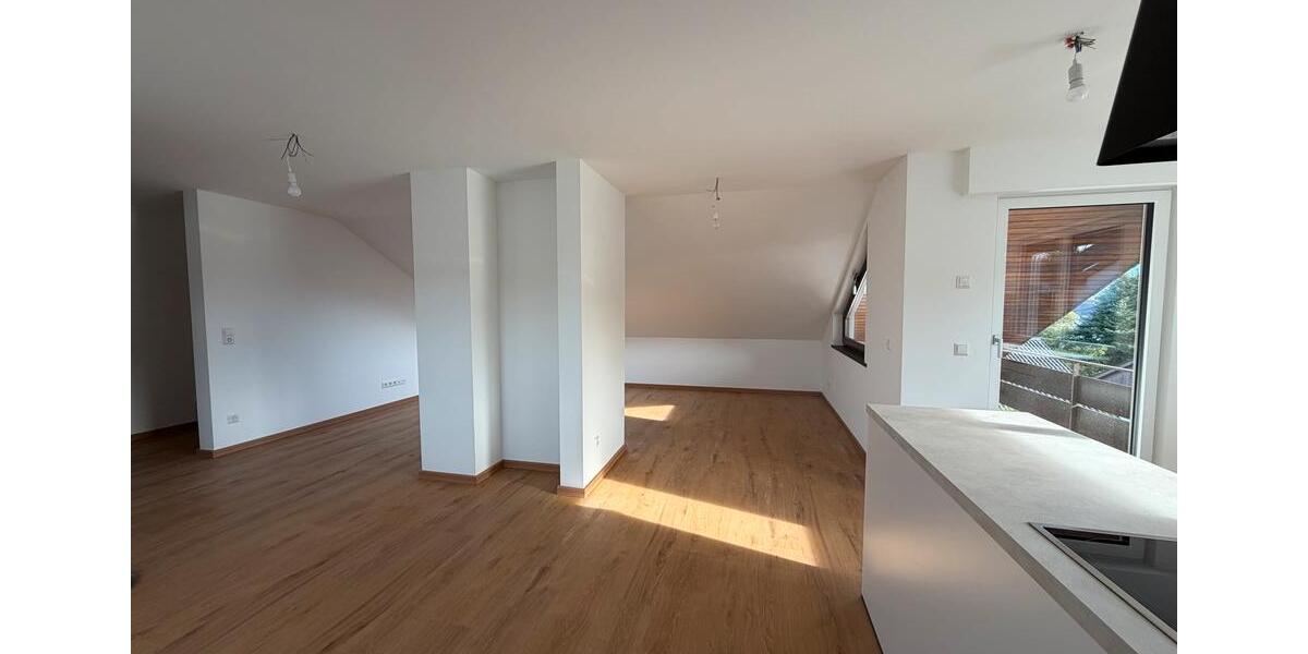 Dachgeschoßwohnung Dußlingen - 2.5 Zimmer, 80 m&sup2;, 1.000&euro; | Angebot:27592938