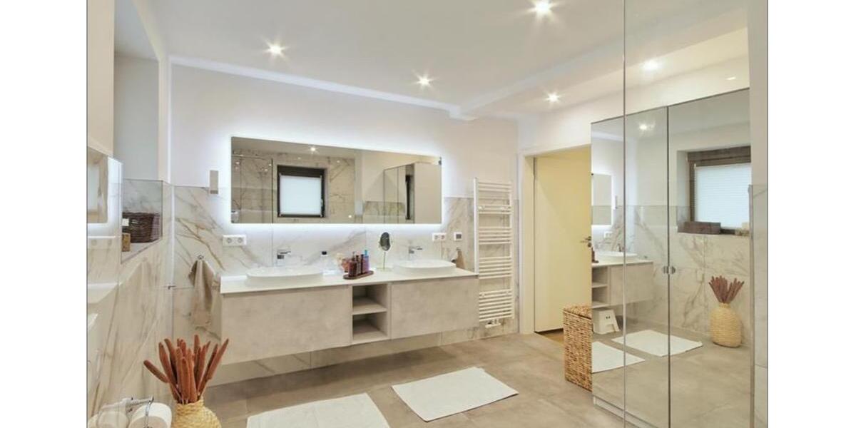 Stilvoll sanierte, vollmöblierte freistehende Stadtvilla+ Garten 8 zimmer