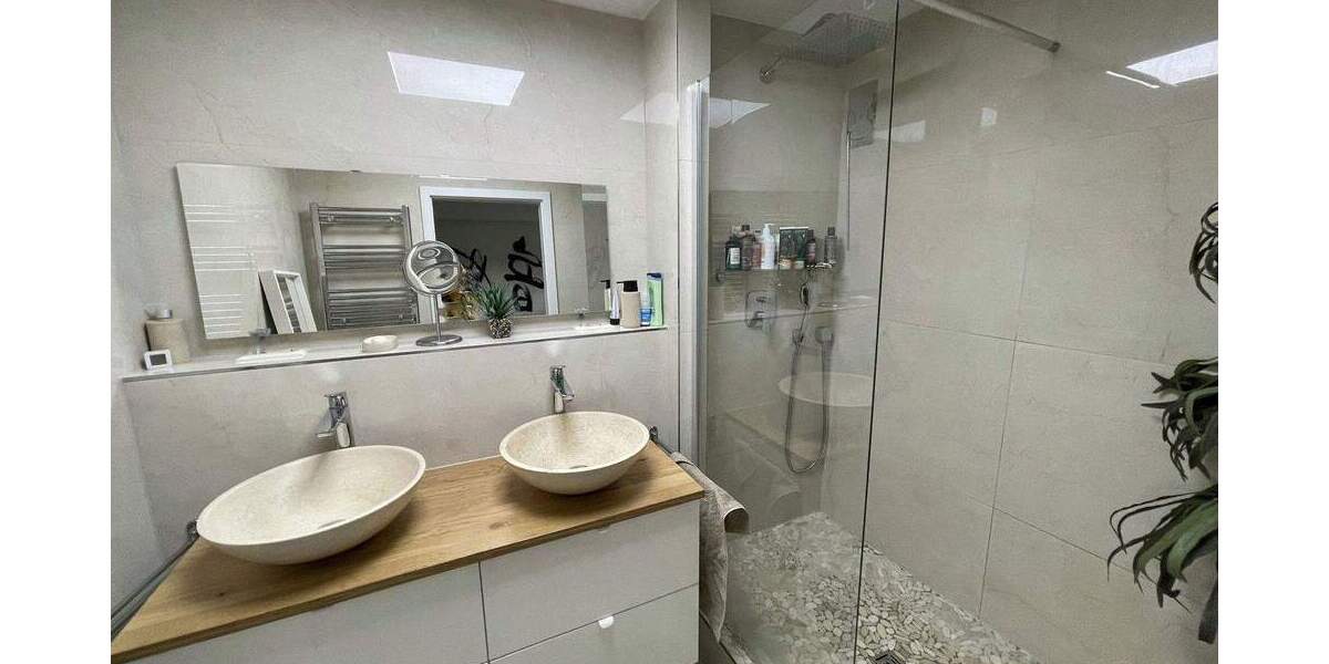 Top modernisierte 4 Zimmer Wohnung am Stadtrand mit super Aussicht, provisionsfrei 4 zimmer