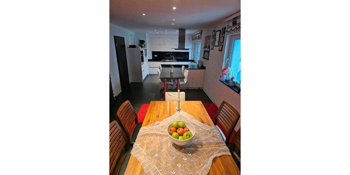 Etagenwohnung Pforzheim - 4 Zimmer, 160 m&sup2;, 1.650&euro; | Angebot:26321293