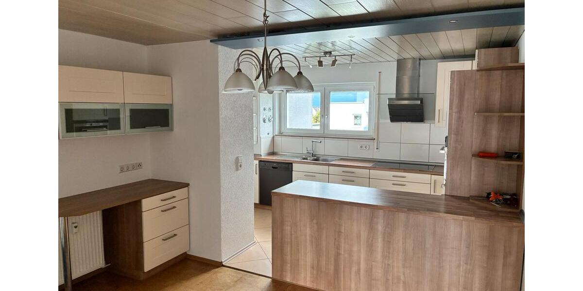 Dachgeschoßwohnung Ditzingen - 3.5 Zimmer, 89 m&sup2;, 285.000&euro; | Angebot:27550906