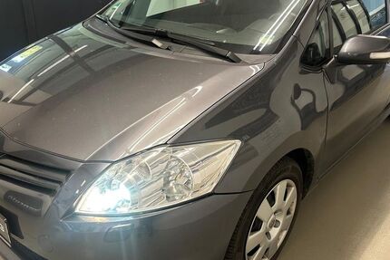 Toyota Auris 126.727 km 5.990 &euro; LEONBERG 71229