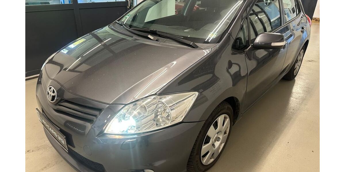 Toyota Auris 126.727 km 5.990 &euro; LEONBERG 71229
