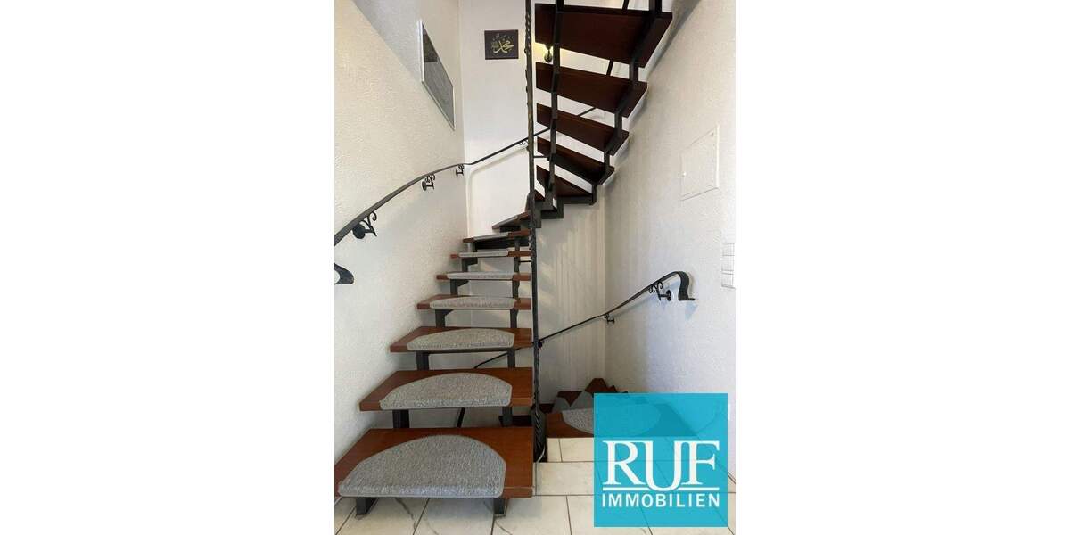 Reihenmittelhaus Pforzheim Innenstadt - 4 Zimmer, 110 m&sup2;, 380.000&euro; | Angebot:24915956