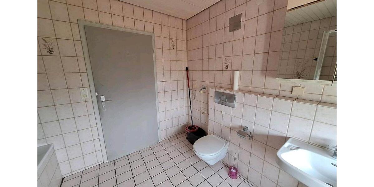 Etagenwohnung Reutlingen Altenburg - 1 Zimmer, 40 m&sup2;, 430&euro; | Angebot:27610036