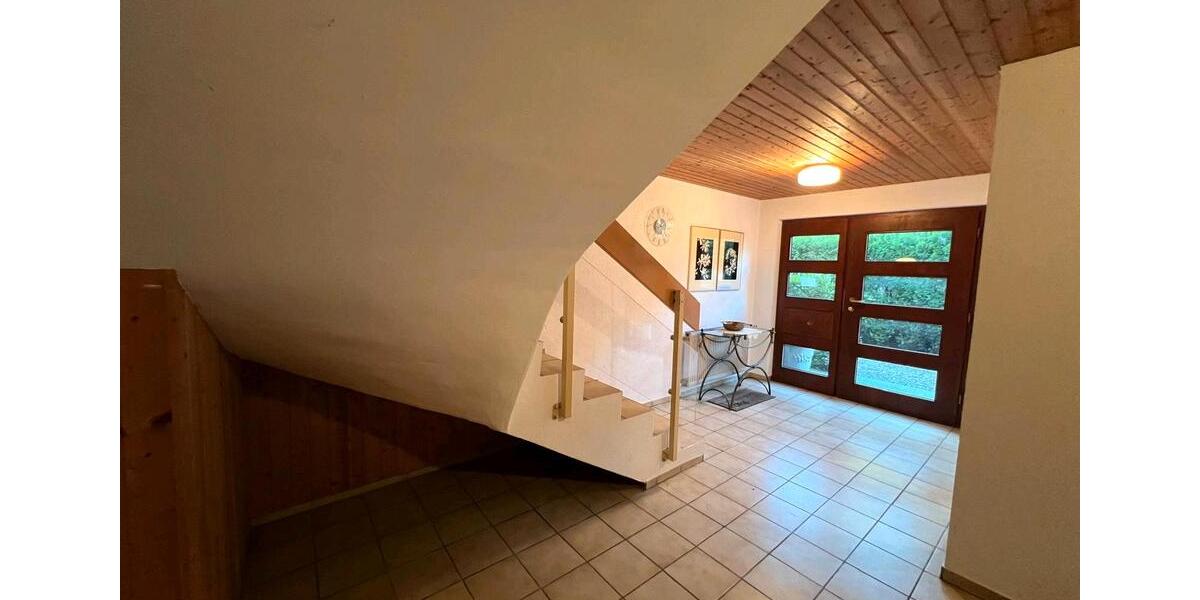 Doppelhaushälfte Böblingen - 6.5 Zimmer, 192 m&sup2;, 739.000&euro; | Angebot:27165419