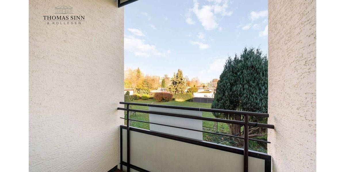 Modernisierungsbedürftige 3,5 Zimmer Wohnung mit schönem Blick ins Grüne - Sofort frei! 3 zimmer