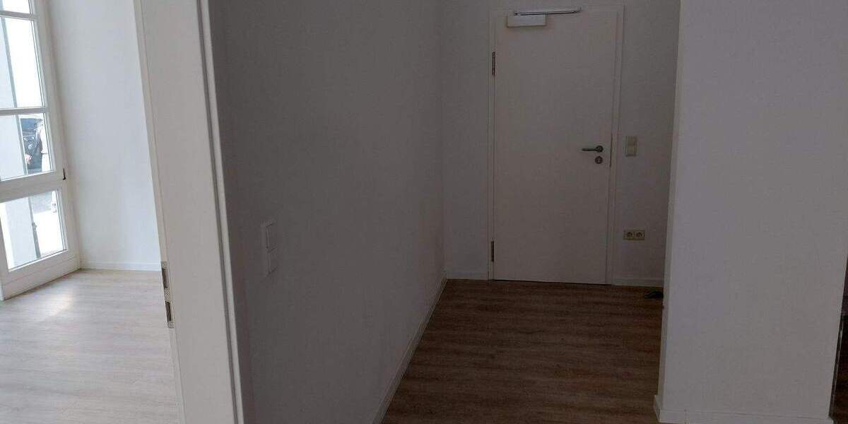 Etagenwohnung Vaihingen an der Enz - 3 Zimmer, 114 m&sup2;, 1.200&euro; | Angebot:25385696
