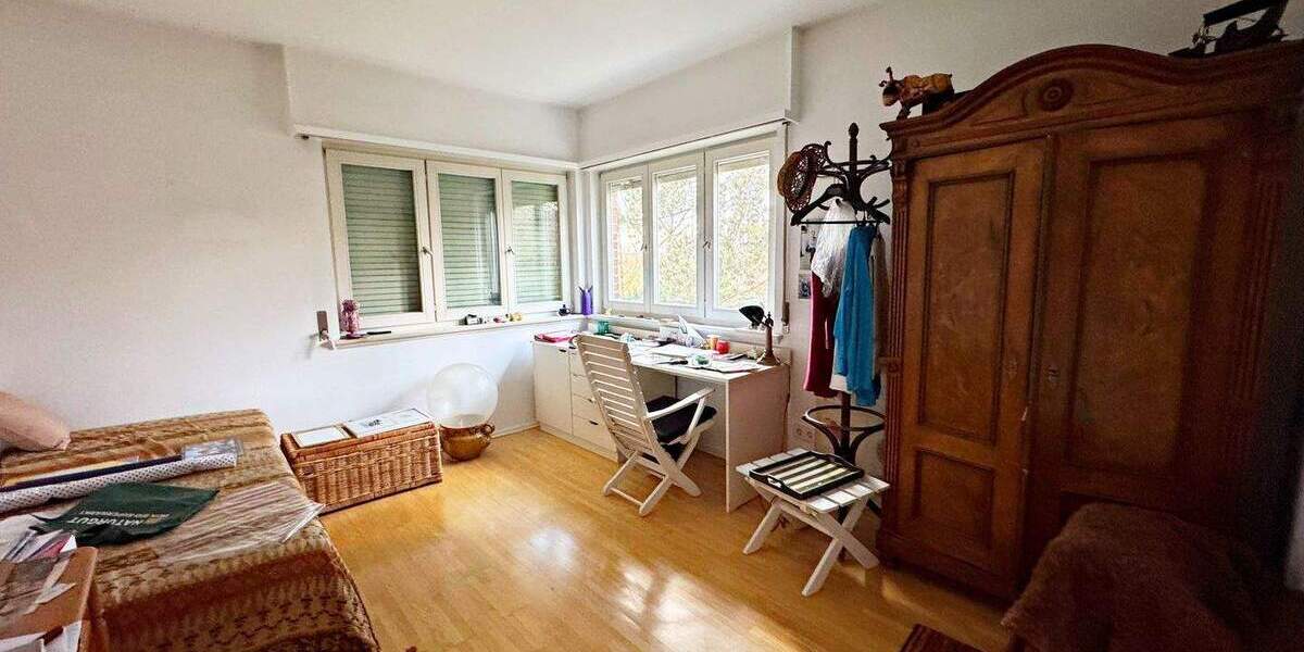 Mehrfamilienhaus, Wohnhaus Stuttgart Degerloch - 7 Zimmer, 159 m&sup2;, 549.000&euro; | Angebot:24728575