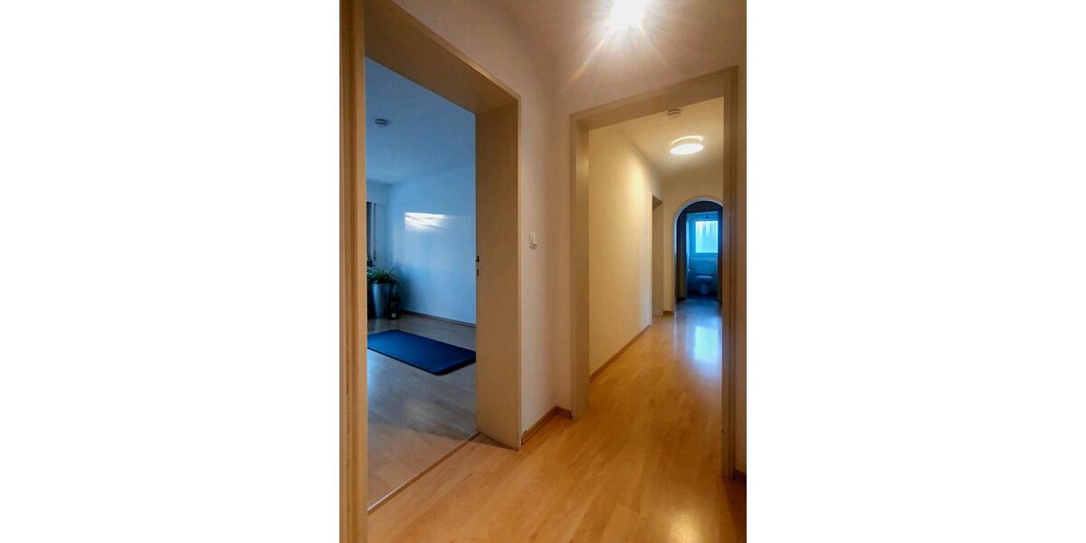 Etagenwohnung Ludwigsburg - 3 Zimmer, 104 m&sup2;, 1.350&euro; | Angebot:25939148