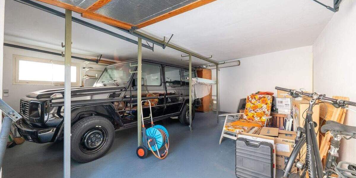 Mehrfamilienhaus, Wohnhaus Stuttgart Degerloch - 9 Zimmer, 140 m&sup2;, 740.000&euro; | Angebot:24635350