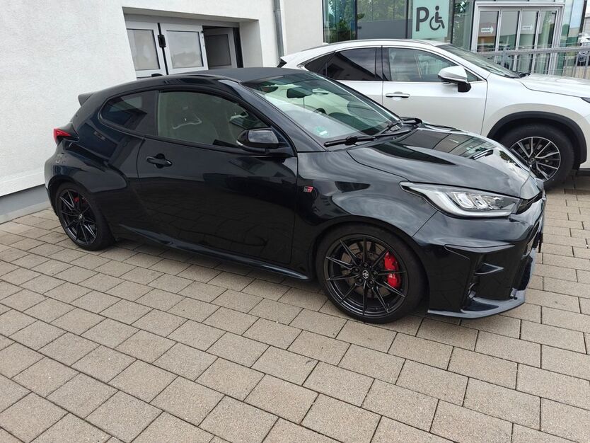 Toyota Yaris 15.000 km 36.900 € Esslingen am Neckar 73733