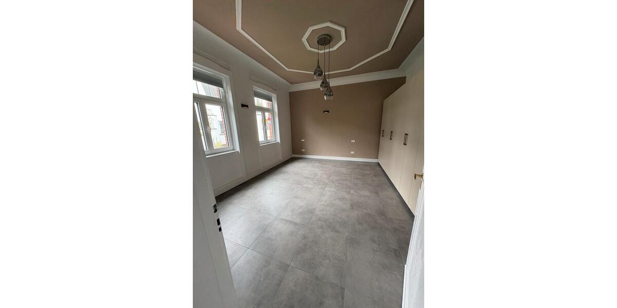 Etagenwohnung Reutlingen - 3 Zimmer, 158 m&sup2;, 1.900&euro; | Angebot:26423393
