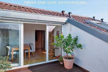 Über den Dächern der Stadt: Außergewöhnliche DG-Wohnung mit Terrasse und Aussicht