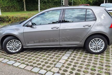VW Golf 124.300 km 9.600 € Fellbach 70734