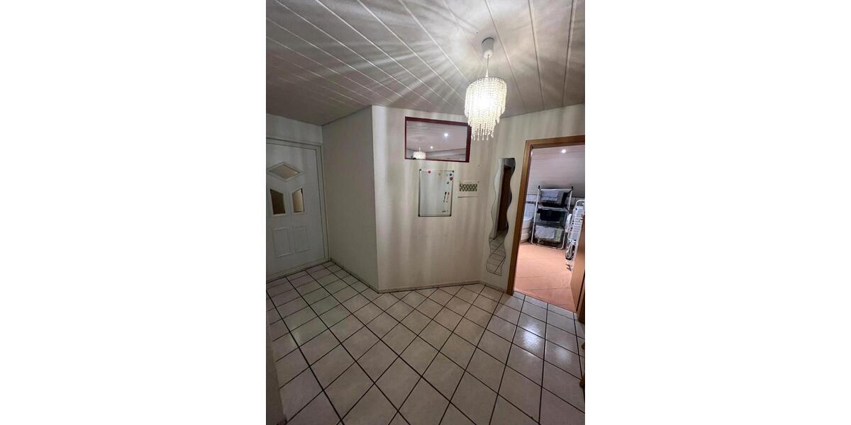 Etagenwohnung Ammerbuch - 7 Zimmer, 15 m&sup2;, 450&euro; | Angebot:24491915