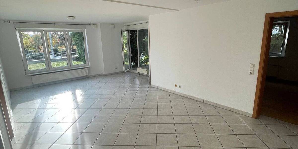 Schöne 3-Zi.-Whg. mit Terrasse + EBK in Bietigheim-Bissingen 3 zimmer