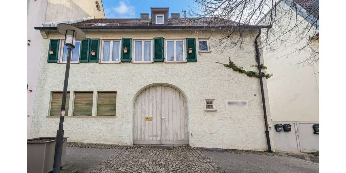 Haus zum Kaufen in Ludwigsburg 765.000 € 170 m² 8 zimmer