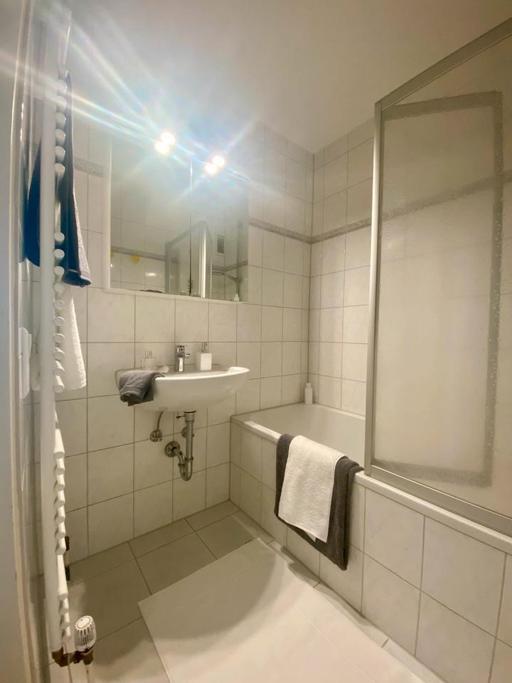 Sonnige 3-Zimmer-Wohnung mit SW-Balkon von privat zimmer