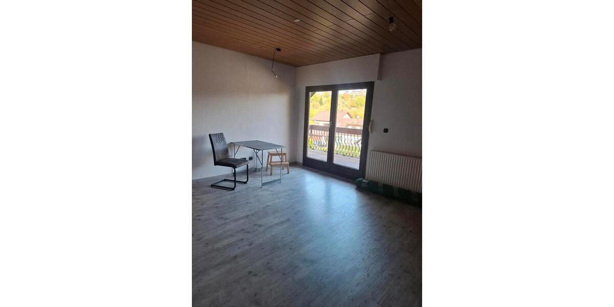 Dachgeschoßwohnung Weil Im Schönbuch - 3 Zimmer, 88 m&sup2;, 850&euro; | Angebot:27594208