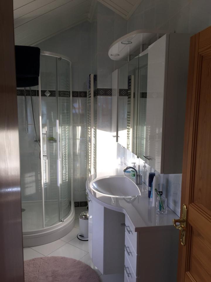 Möbl.2-Zi-Whg., 95 qm, Dachterrasse, Stellplatz, Pauschal 1.200 € zimmer